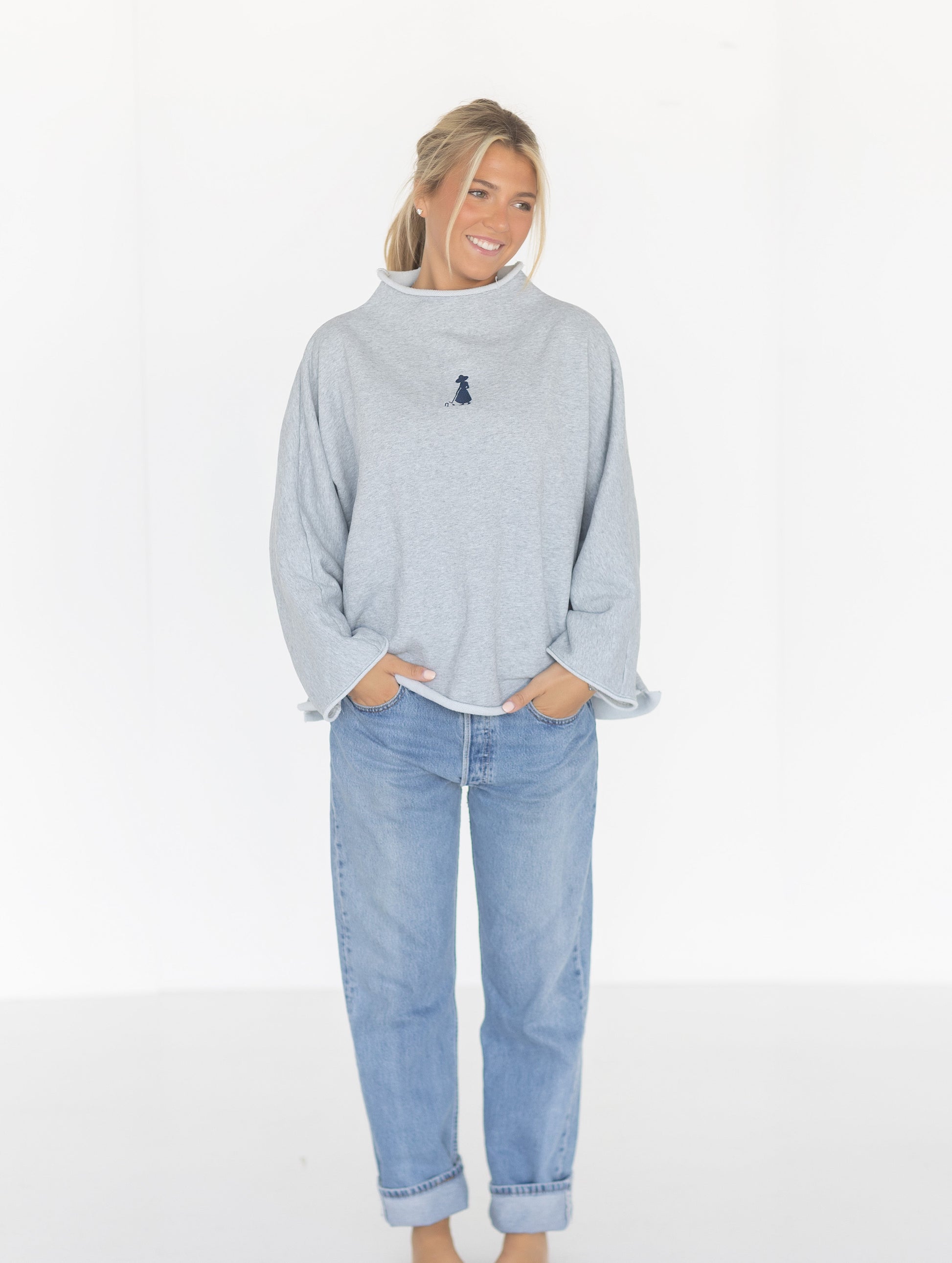 The Old Favorite Sweatshirt in Grey – Eleanor Dayne